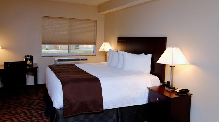 Cobblestone Inn & Suites Fort Madison Suite