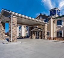 Cobblestone Inn & Suites Exterior
