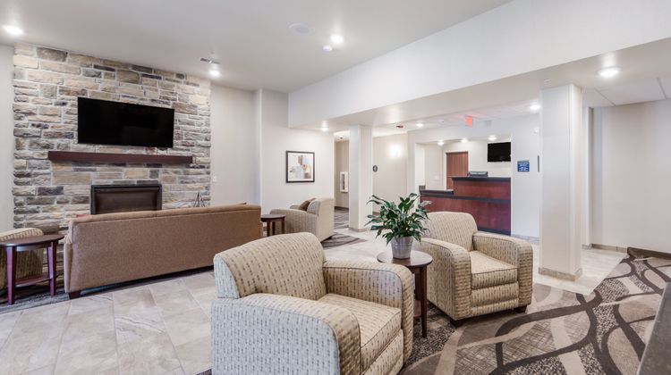 Cobblestone Inn & Suites Lobby
