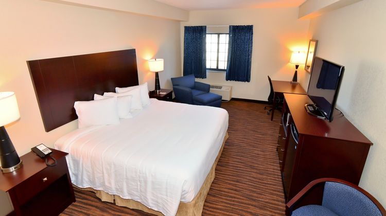 Cobblestone Inn & Suites Holstein Suite