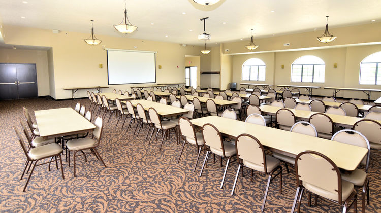 Cobblestone Inn & Suites Holstein Meeting