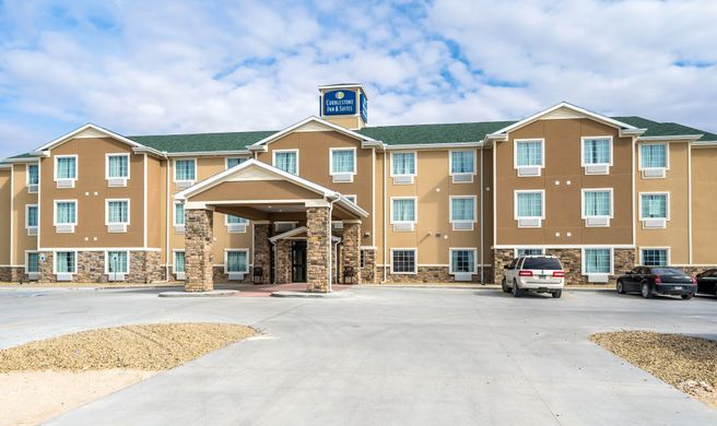 Cobblestone Inn & Suites Exterior