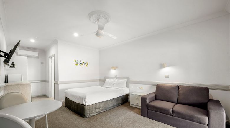 <b>Centretown Motel Room</b>. Images powered by <a href="https://www.leonardoworldwide.com/" title="Leonardo Worldwide" target="_blank">Leonardo</a>.