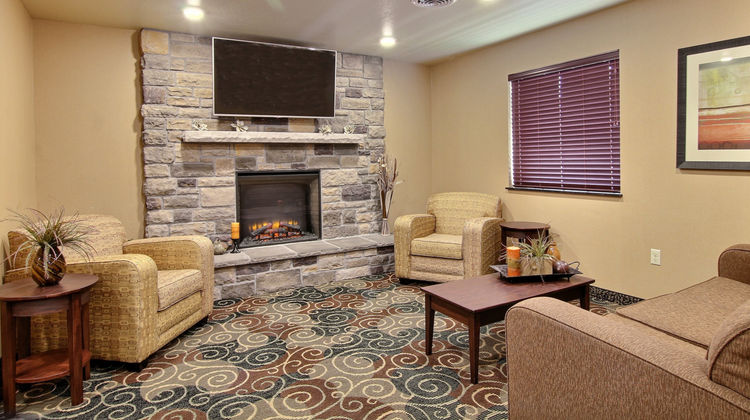Cobblestone Inn & Suites of Linton Lobby