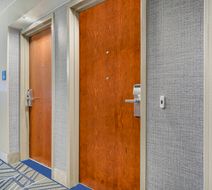 Holiday Inn Express Hotel and Suites Buf Lobby
