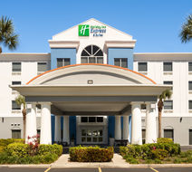 Holiday Inn Express Hotel & Suites Exterior