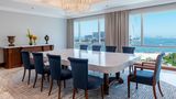 <b>Sheraton Jumeirah Beach Resort Suite</b>. Images powered by <a href="https://www.leonardoworldwide.com/" title="Leonardo Worldwide" target="_blank">Leonardo</a>.