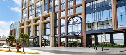Hotel Santiago, Curio Collection Exterior