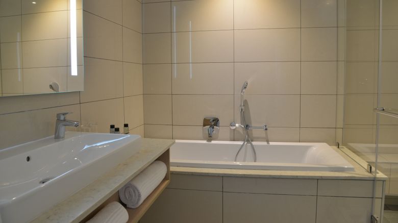 <b>@Sandton Hotel Suite</b>. Images powered by <a href="https://www.leonardoworldwide.com/" title="Leonardo Worldwide" target="_blank">Leonardo</a>.