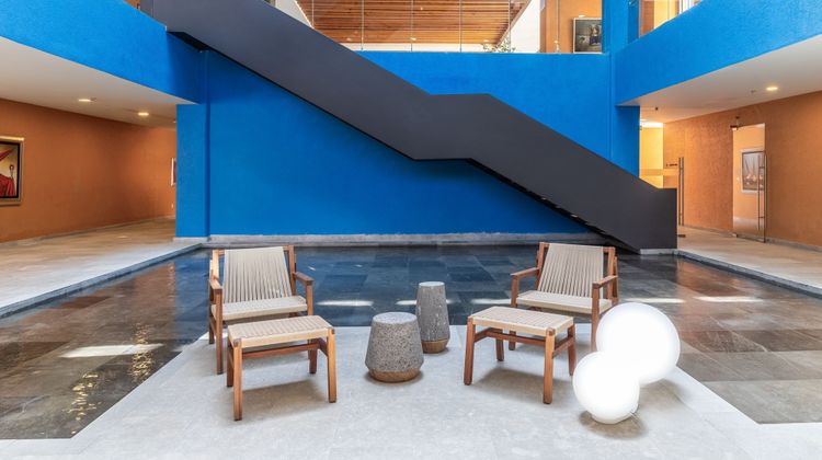 Clevia, Autograph Collection Lobby