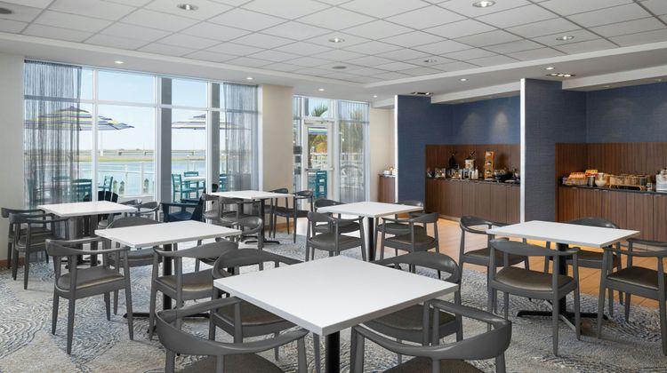 Fairfield Inn & Suites by Marriott Restaurant