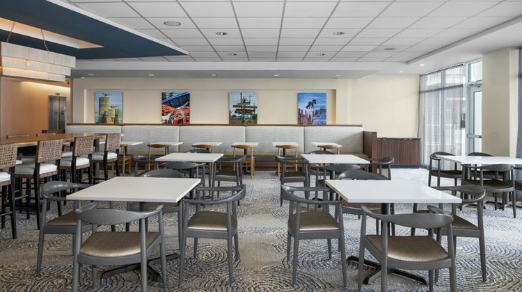 Fairfield Inn & Suites by Marriott Restaurant