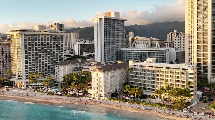 Moana Surfrider, a Westin Resort & Spa Beach