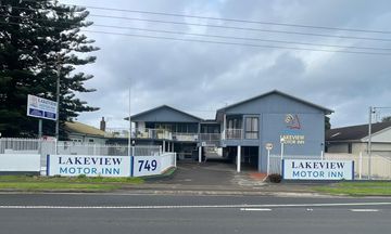 Lakeview Motor Inn