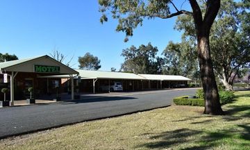 Cooee Motel