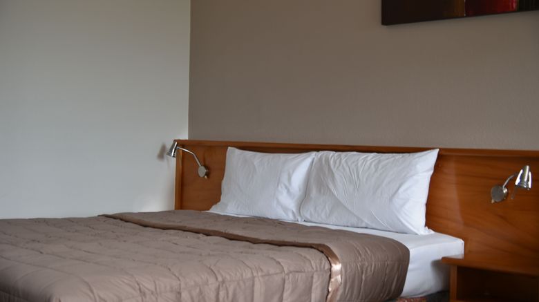 <b>Aotea Lodge Room</b>. Images powered by <a href="https://www.leonardoworldwide.com/" title="Leonardo Worldwide" target="_blank">Leonardo</a>.