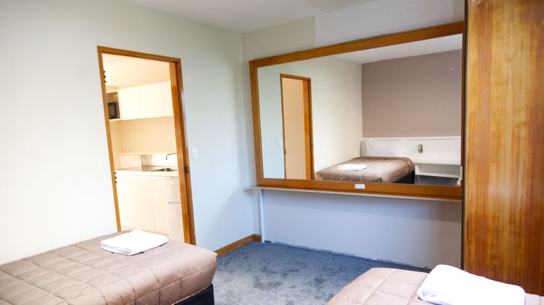 <b>Aotea Lodge Room</b>. Images powered by <a href="https://www.leonardoworldwide.com/" title="Leonardo Worldwide" target="_blank">Leonardo</a>.