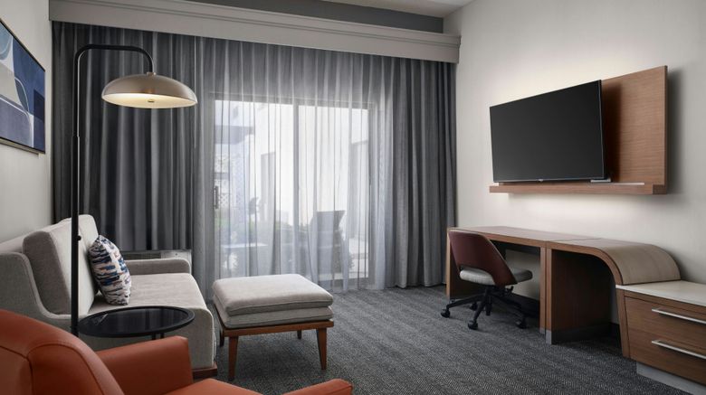 <b>Courtyard Green Valley Marriott Room</b>. Images powered by <a href="https://www.leonardoworldwide.com/" title="Leonardo Worldwide" target="_blank">Leonardo</a>.