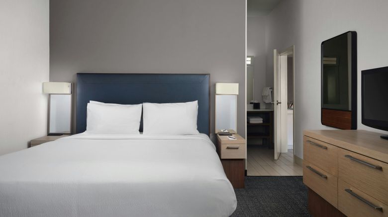 <b>Courtyard Green Valley Marriott Room</b>. Images powered by <a href="https://www.leonardoworldwide.com/" title="Leonardo Worldwide" target="_blank">Leonardo</a>.