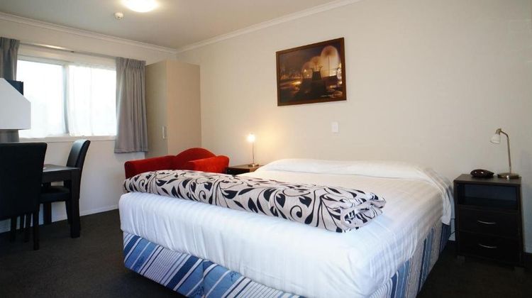 Brooklyn Motor Lodge, Hamilton Room