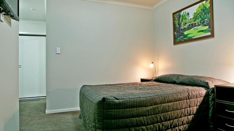 Brooklyn Motor Lodge, Hamilton Room