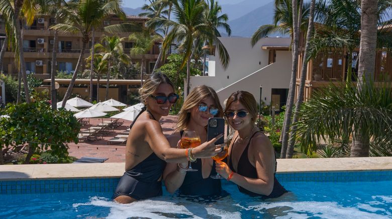 <b>Fiesta Americana Puerto Vallarta Pool</b>. Images powered by <a href="https://www.leonardoworldwide.com/" title="Leonardo Worldwide" target="_blank">Leonardo</a>.