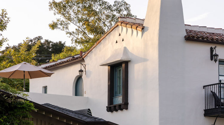 El Encanto Exterior