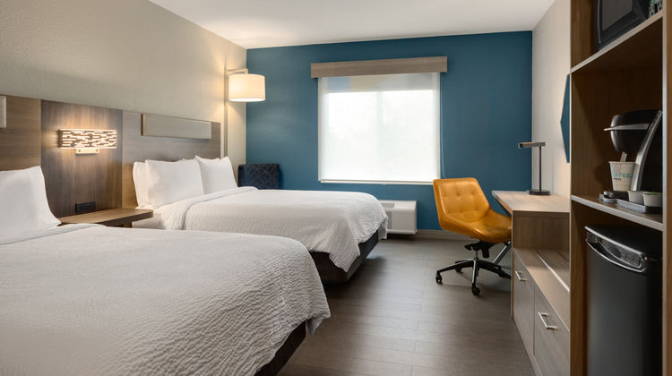 Holiday Inn Express & Sts Dania Beach Room