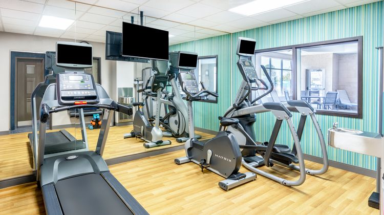 Holiday Inn Express & Suites Thornton Health Club