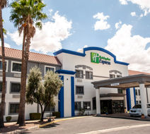 Holiday Inn Express Tucson Airport Exterior