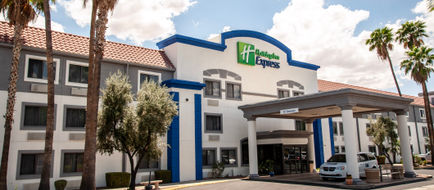 Holiday Inn Express Tucson Airport Exterior