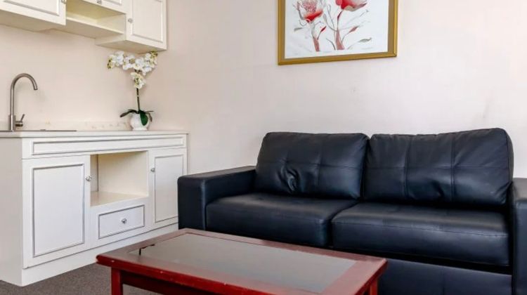 Charbonnier Hallmark Suite
