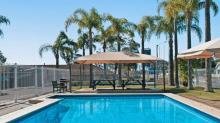 Colonial Terrace Motor Inn Pool