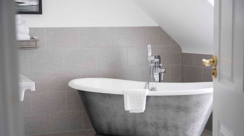 <b>Skeabost House Hotel Suite</b>. Images powered by <a href="https://www.leonardoworldwide.com/" title="Leonardo Worldwide" target="_blank">Leonardo</a>.