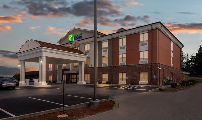 Holiday Inn Express Exterior