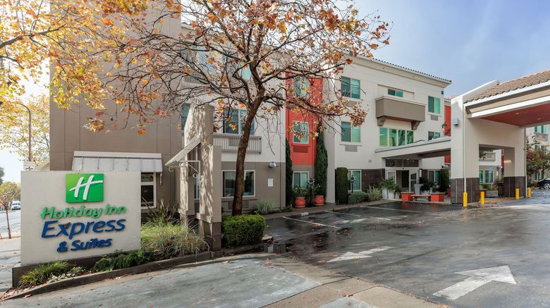 <b>Holiday Inn Express & Suites Berkeley Other</b>. Images powered by <a href="https://www.leonardoworldwide.com/" title="Leonardo Worldwide" target="_blank">Leonardo</a>.