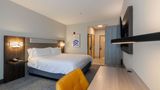 Holiday Inn Express & Suites Berkeley Suite