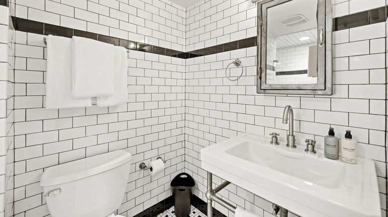 <b>The Maverick by Placemakr Room</b>. Images powered by <a href="https://www.leonardoworldwide.com/" title="Leonardo Worldwide" target="_blank">Leonardo</a>.