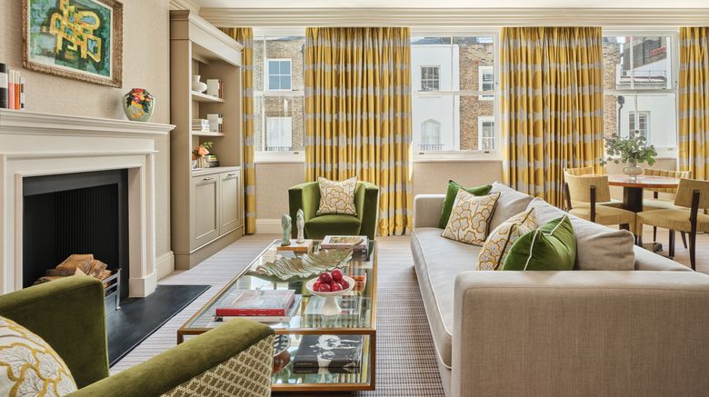 <b>Rocco Forte Brown's Hotel Suite</b>. Images powered by <a href="https://www.leonardoworldwide.com/" title="Leonardo Worldwide" target="_blank">Leonardo</a>.