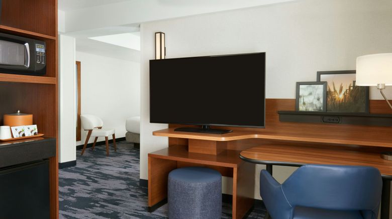 <b>Fairfield Inn & Suites Calgary Downtown Suite</b>. Images powered by <a href="https://www.leonardoworldwide.com/" title="Leonardo Worldwide" target="_blank">Leonardo</a>.