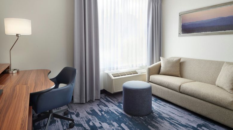 <b>Fairfield Inn & Suites Calgary Downtown Room</b>. Images powered by <a href="https://www.leonardoworldwide.com/" title="Leonardo Worldwide" target="_blank">Leonardo</a>.