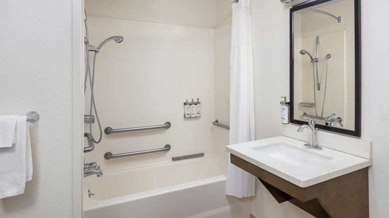 <b>Candlewood Suites Omaha Room</b>. Images powered by <a href="https://www.leonardoworldwide.com/" title="Leonardo Worldwide" target="_blank">Leonardo</a>.