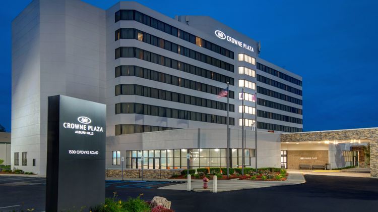 Crowne Plaza Hotel Auburn Hills Exterior