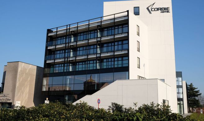 Corbie Lommel Ring Exterior