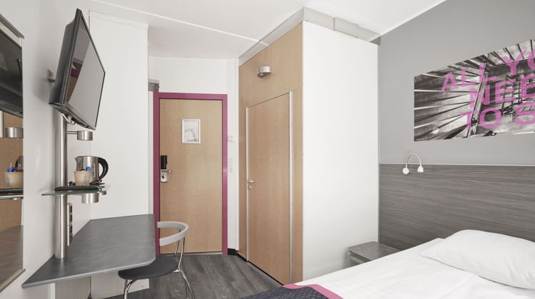 CABINN City Hotel Room