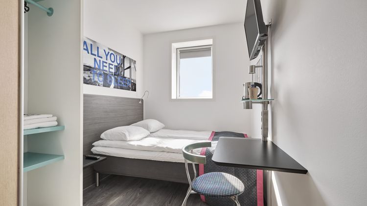 CABINN Metro Hotel Room