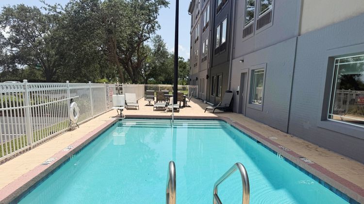 Holiday Inn Express Venice Pool