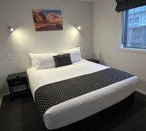 Shelby Motor Lodge Room