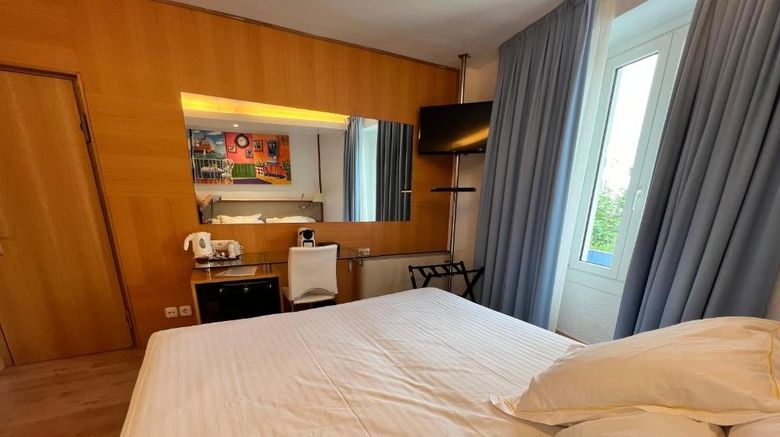 <b>Platjador Hotel Room</b>. Images powered by <a href="https://www.leonardoworldwide.com/" title="Leonardo Worldwide" target="_blank">Leonardo</a>.