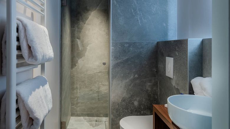 <b>Hotel Anne de Bretagne Room</b>. Images powered by <a href="https://www.leonardoworldwide.com/" title="Leonardo Worldwide" target="_blank">Leonardo</a>.